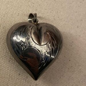 Vintage engraved Heart pendant